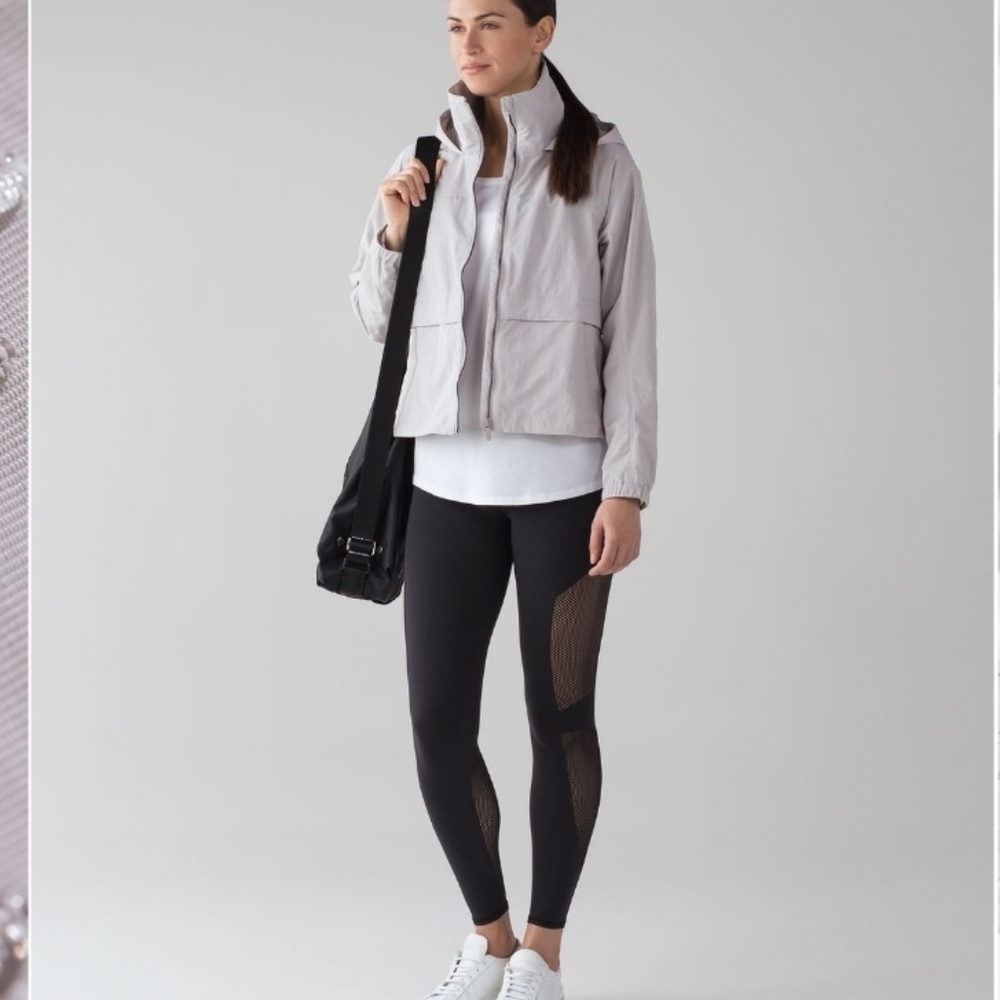 Lululemon Effortless JacketChrome - Size 2